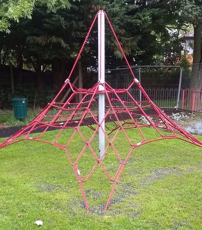 Witch's hat climbing frame